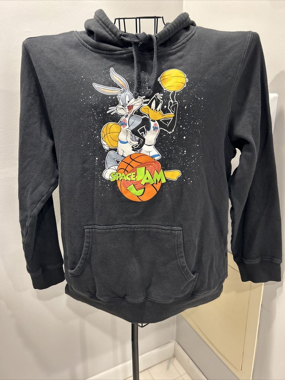 Space Jam Sweater Large Black Movie Retro Graphic Pullover Hoodie bugs Daffy